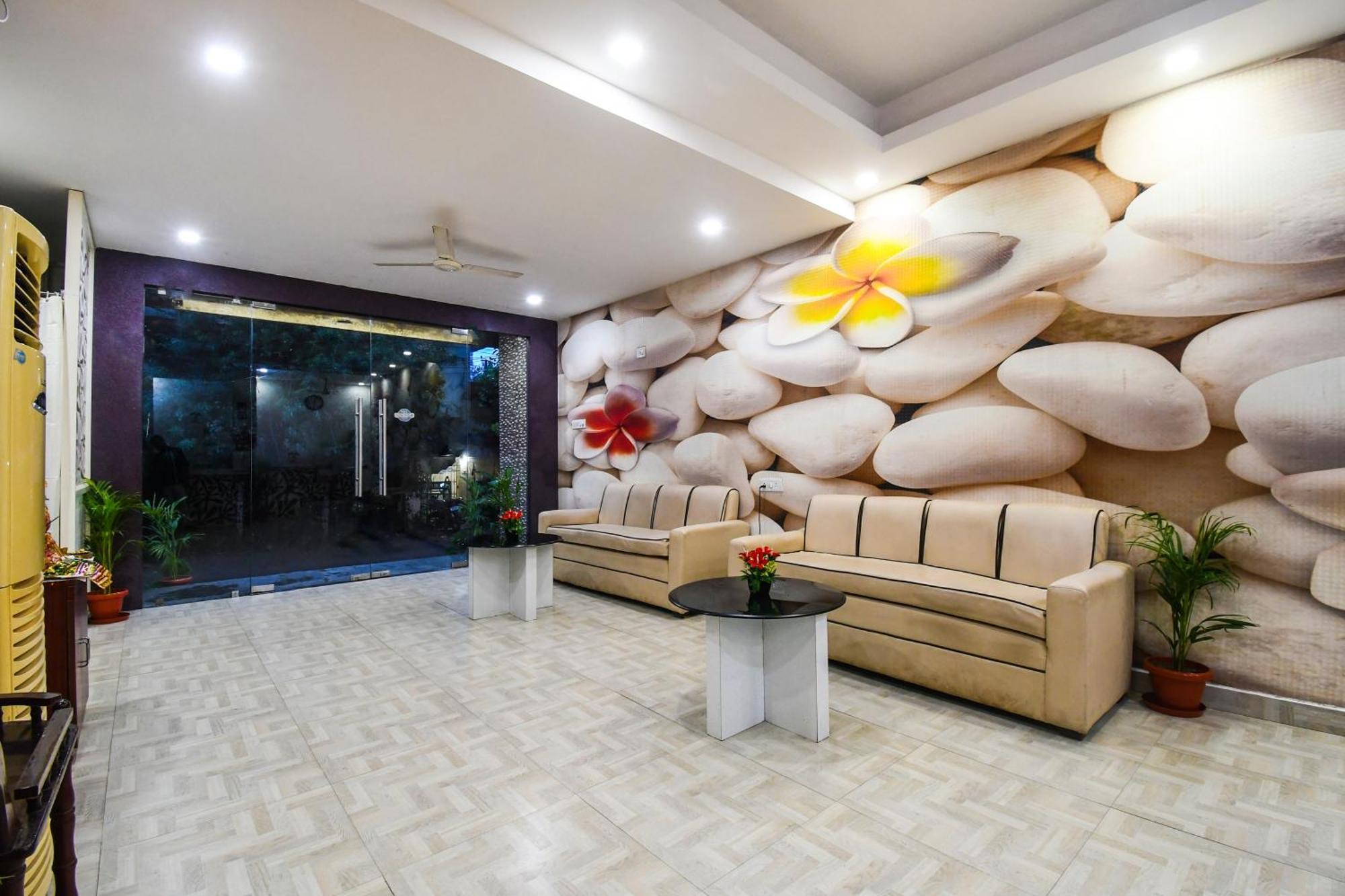 Super Townhouse Best Inn Khandagiri Zewnętrze zdjęcie