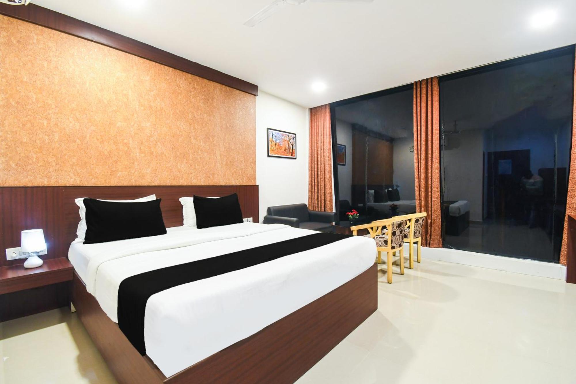 Super Townhouse Best Inn Khandagiri Zewnętrze zdjęcie