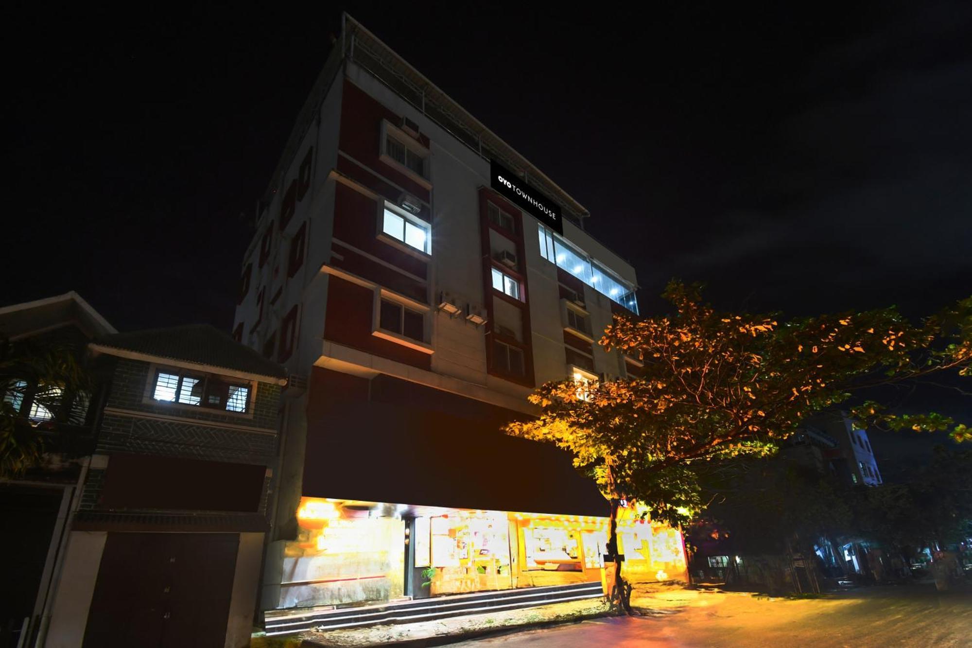 Super Townhouse Best Inn Khandagiri Zewnętrze zdjęcie