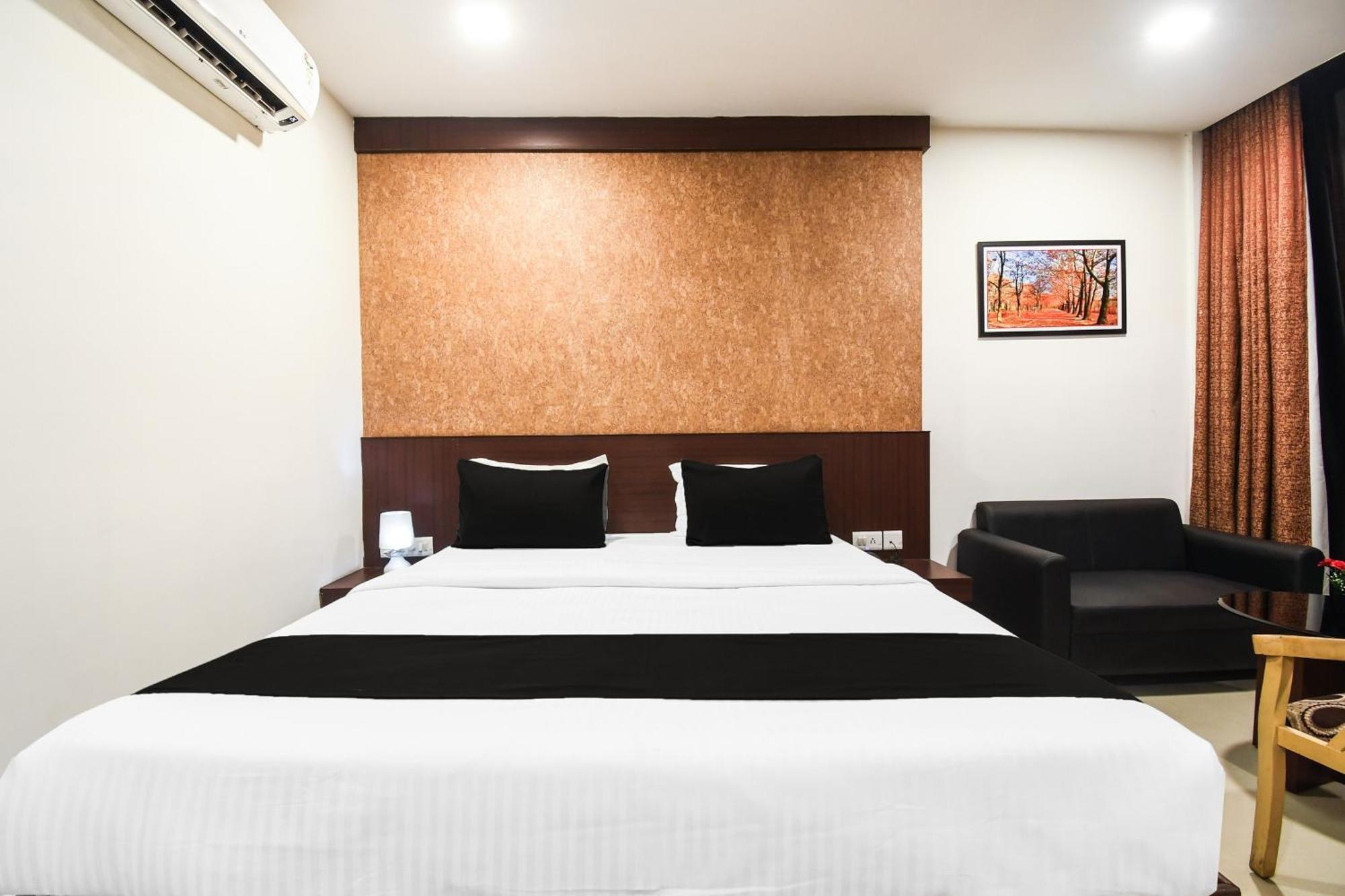 Super Townhouse Best Inn Khandagiri Zewnętrze zdjęcie