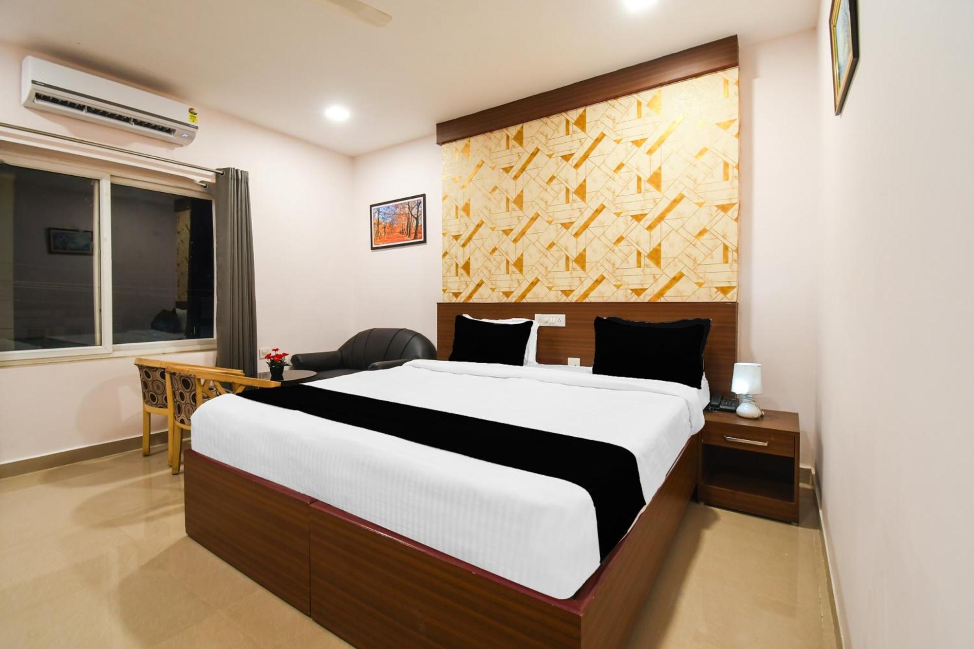 Super Townhouse Best Inn Khandagiri Zewnętrze zdjęcie
