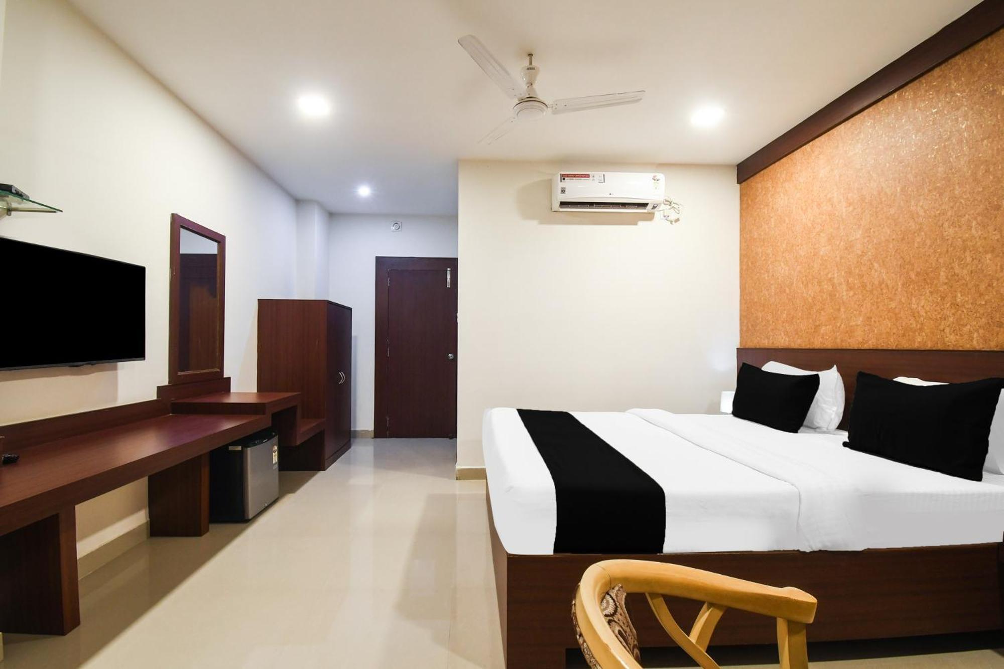 Super Townhouse Best Inn Khandagiri Zewnętrze zdjęcie