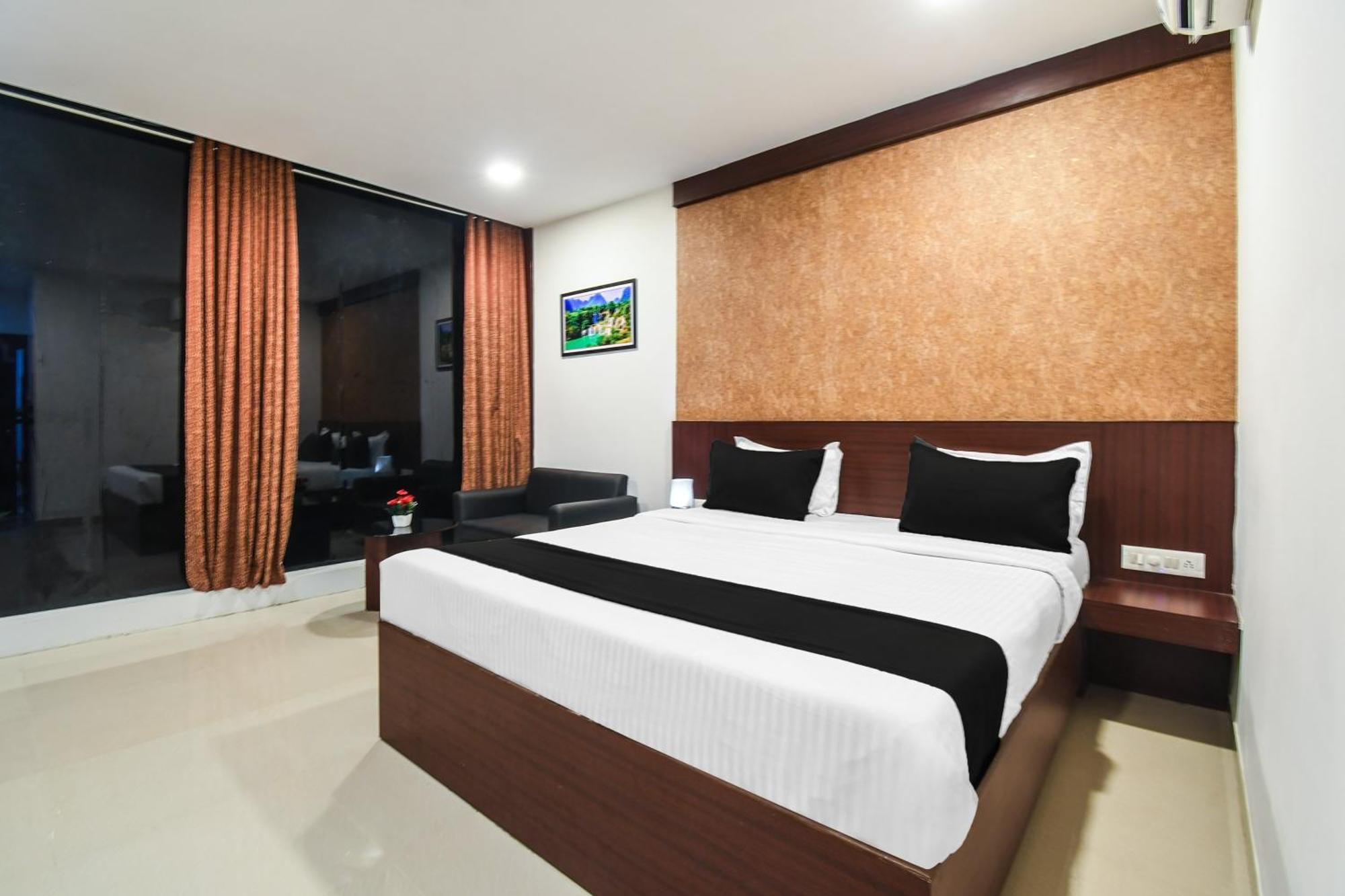 Super Townhouse Best Inn Khandagiri Zewnętrze zdjęcie